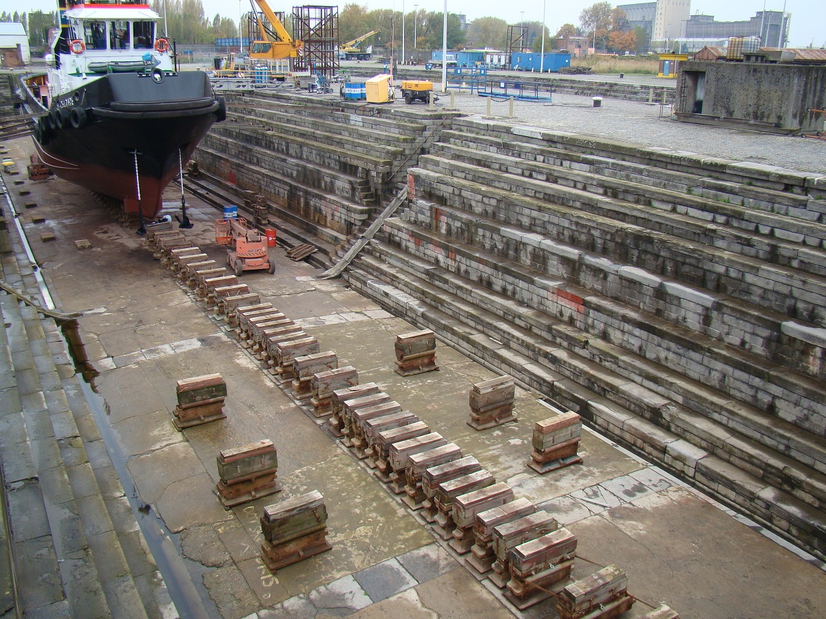 Guided tour of the Dry Docks site