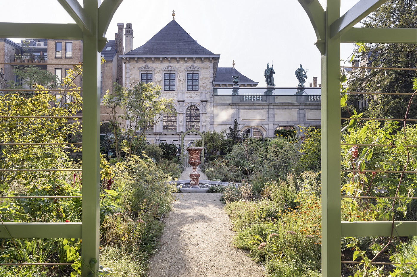 Rubens House: Accessing the garden